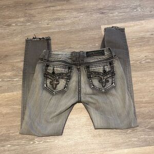 Rock revival low rise skinny jeans